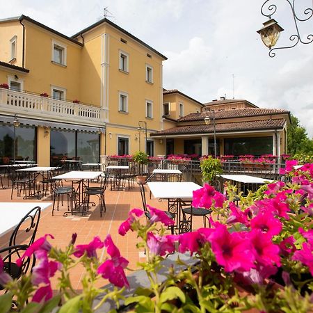 Albergo Cane Доцца Экстерьер фото