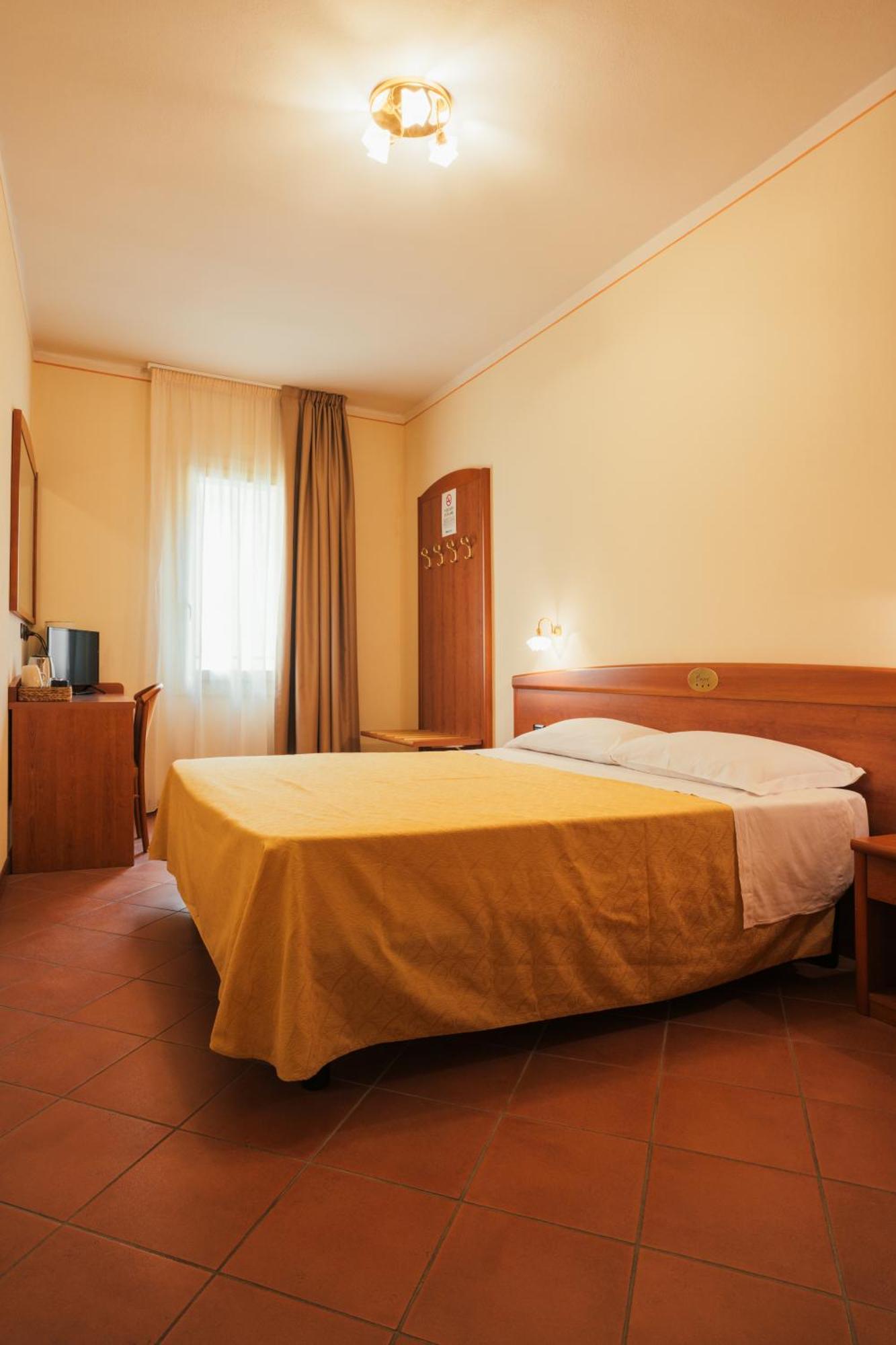 Albergo Cane Доцца Экстерьер фото