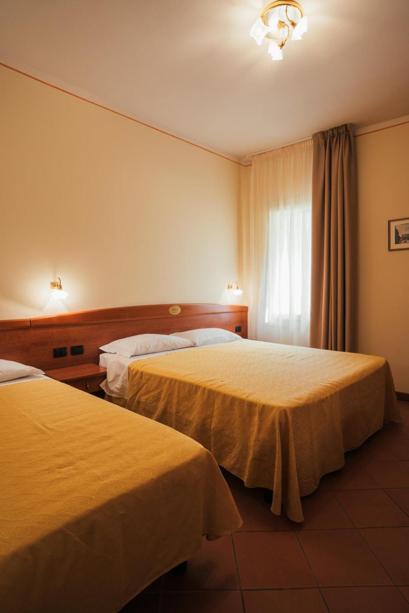 Albergo Cane Доцца Экстерьер фото