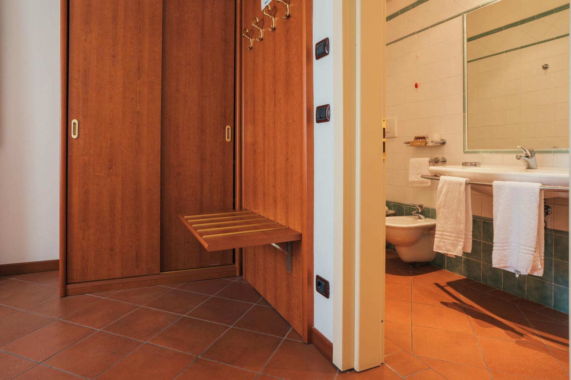Albergo Cane Доцца Экстерьер фото