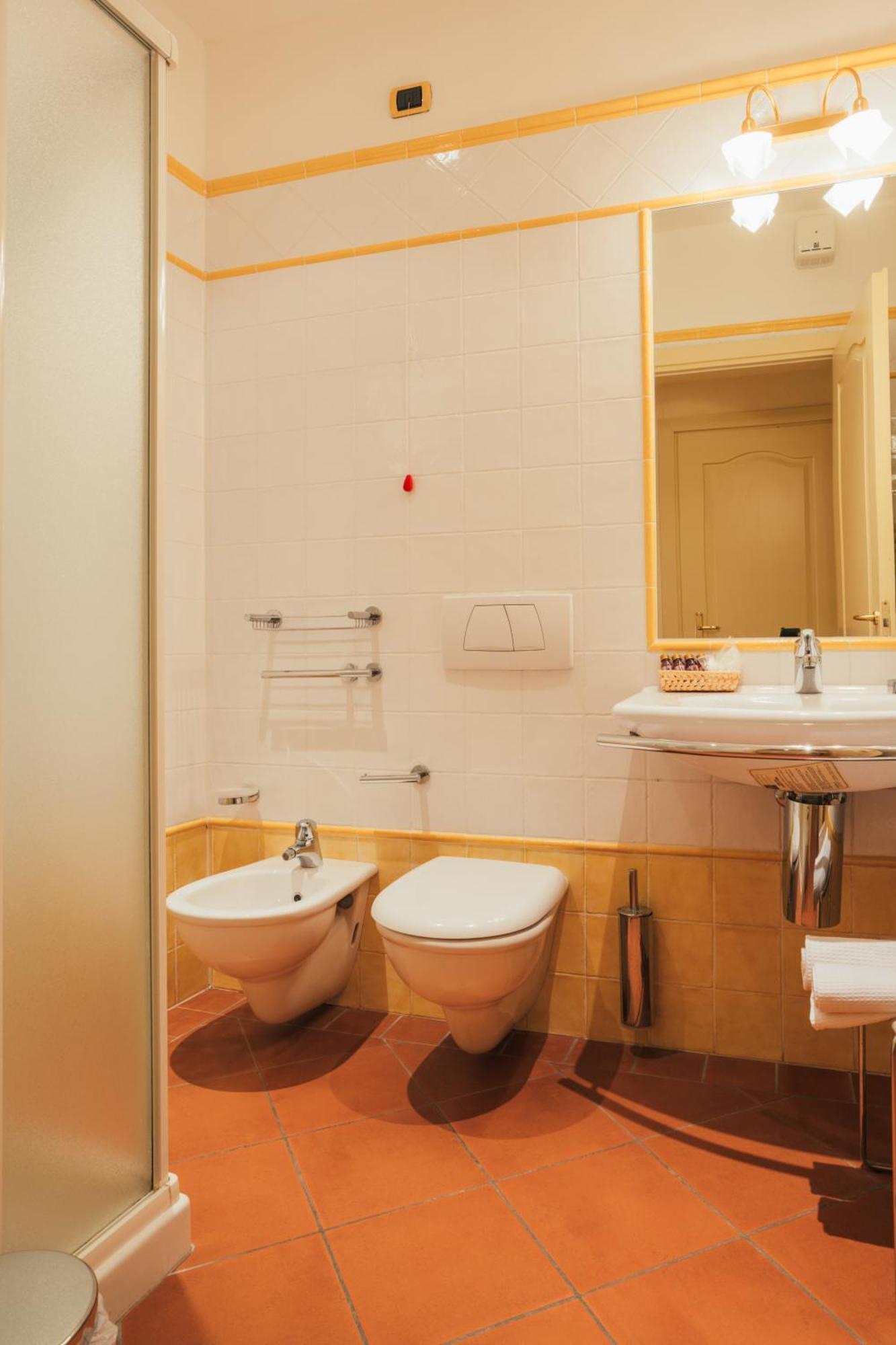 Albergo Cane Доцца Экстерьер фото