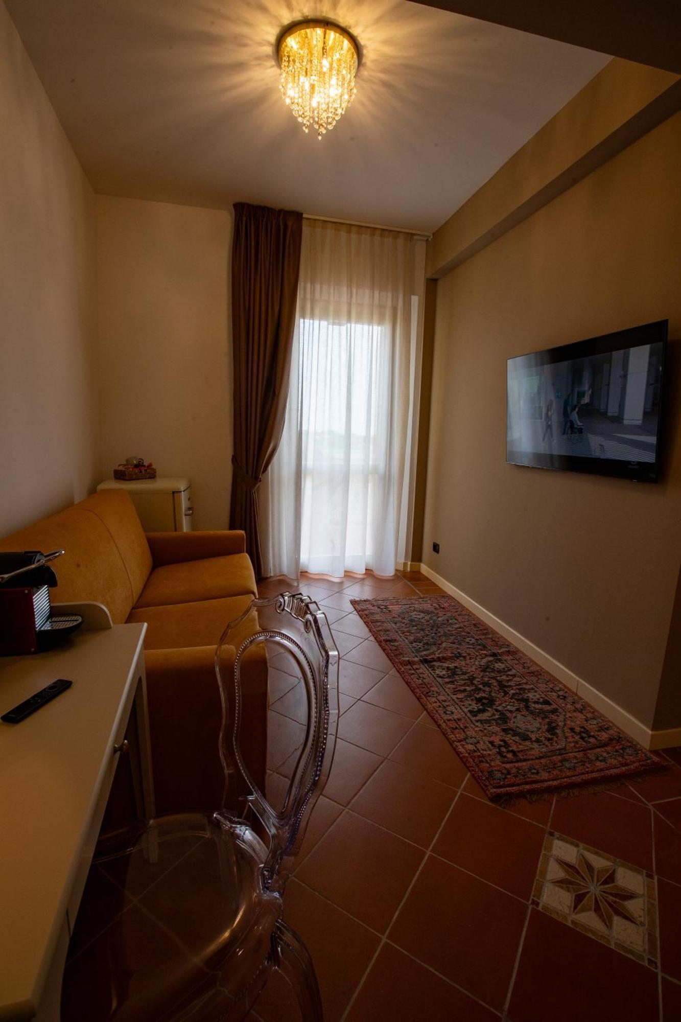 Albergo Cane Доцца Экстерьер фото