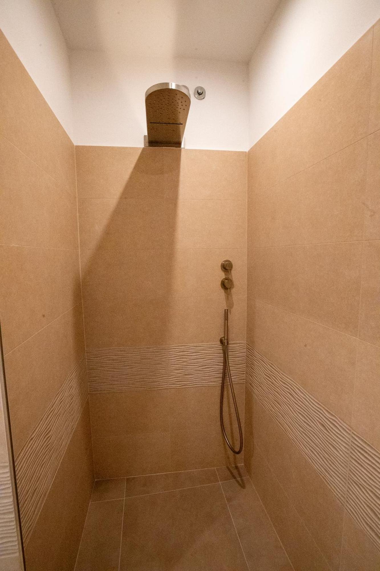 Albergo Cane Доцца Экстерьер фото